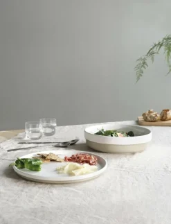 Agnes serveringsfat sand / white - Serveringsfat & Uppläggningsfat