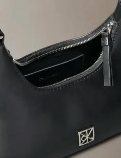 EMBLEM HW LTHR MINI SHOULDER BAG - Axelremsväskor