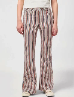 FIERCE FLARE - Utsvängda jeans