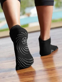GAIAM GREY GRIPPY YOGA SOCKS - Yogastrumpor
