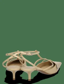 Heeled shoes with buckles - Klassiska pumps