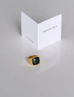 IX Cushion Signet Ring Hawks Eye - Ringar