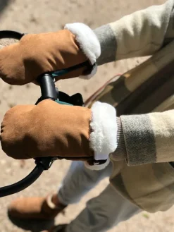 KONG.WALTHER Brown Faux Suede Stroller Gloves - Barnvagnstillbehör