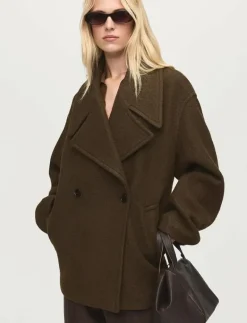 Oversized wool coat with maxi lapels - Ullkappor