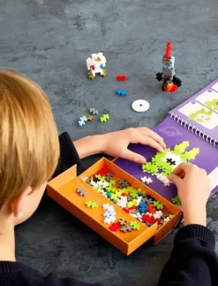 Plus-Plus Activity Pad – Space - Byggklossar