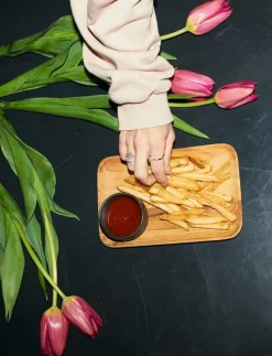 RAW Teak - rektangulær frokosttallerken 1 stk 23,7x14.9x1,8 cm - Serveringsfat & Uppläggningsfat