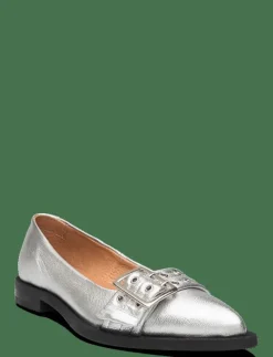 Saso Low - Ballerinas