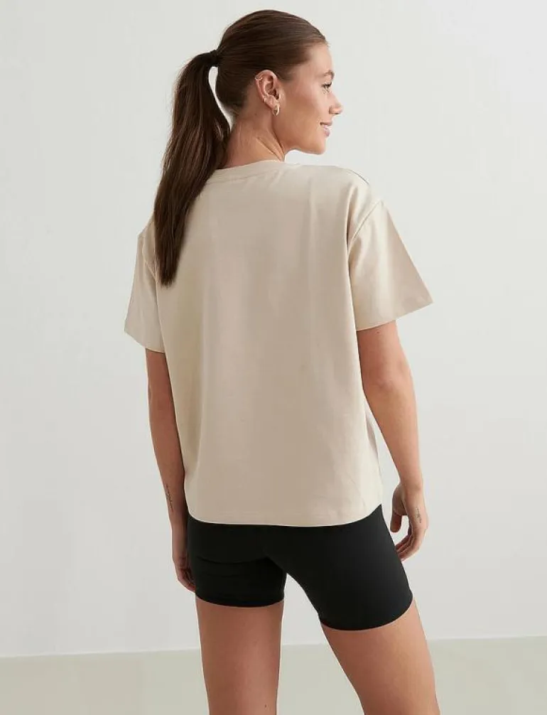 Serif Boxy T-Shirt - T-Shirts
