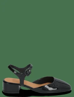 Shoes - Sandaler