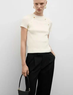 Short-sleeved ribbed sweater with buttons - Stickat