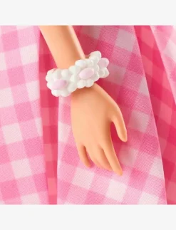 Signature The Movie Collectible Doll, Margot Robbie as in Pink Gingham Dress - Dockor