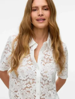 VMHONEY LACE SS SHIRT WVN GA - Kortärmade skjortor