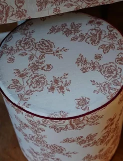 Whimsical Rose Pouf - Sittpuffar
